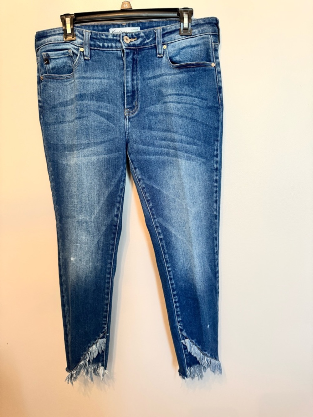 KanCan Medium Blue Frayed Hem Cropped Ankle Jeans size 30(13/14)